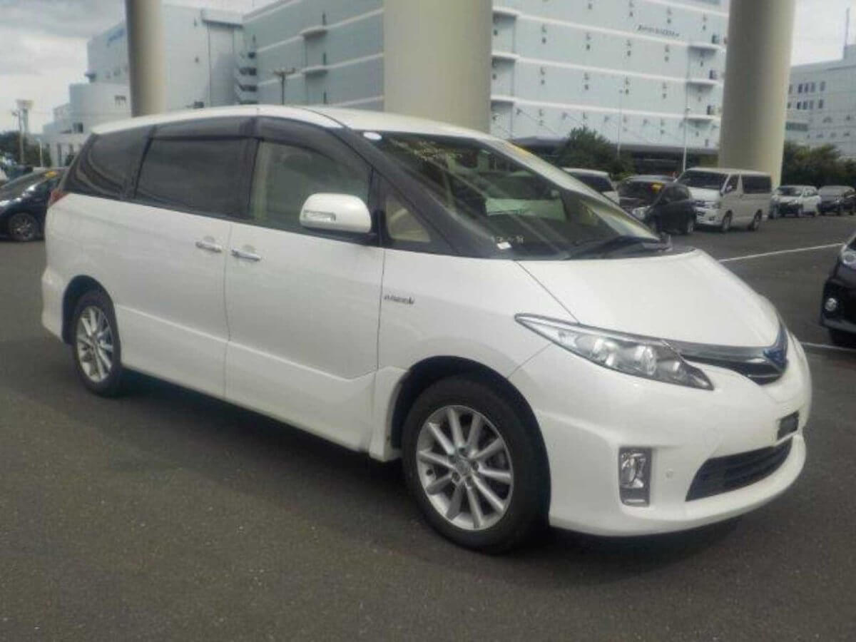 2013 White Toyota Estima Hybrid Auto7 SEAT TOP SPEC