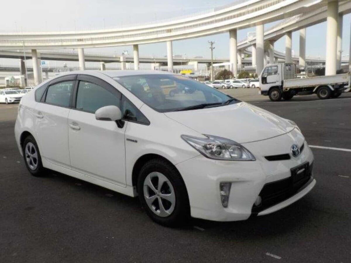 2015 TOYOTA PRIUS 1.8 hybrid automatic HIGH SPEC